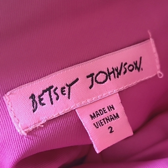 NEW! BETSEY JOHNSON Cap Sleeve Crepe Ruffle Hem Sheath Dress Stretch Fushia 2. - Picture 5 of 6